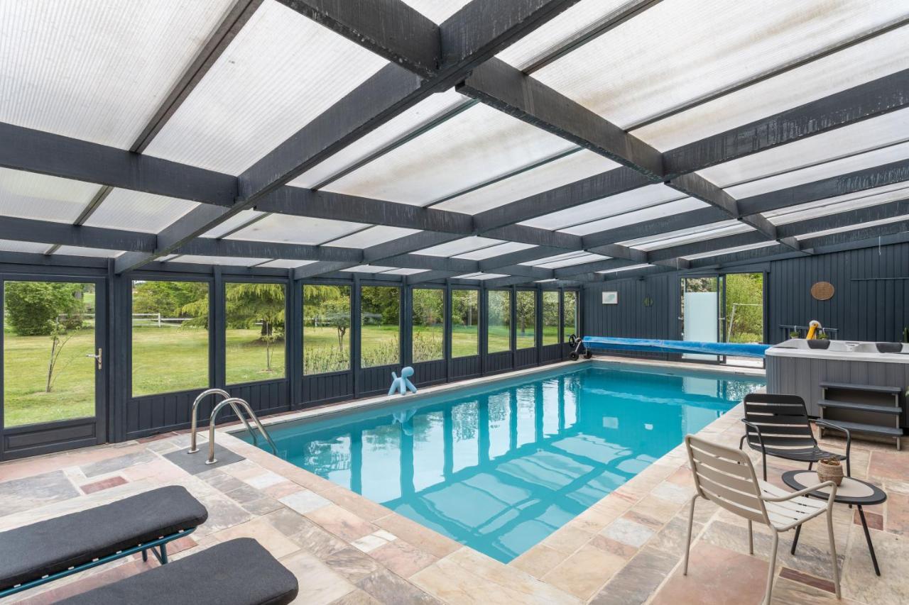 La Villa Du Golf - Avec Piscine Couverte Chauffee Et Jacuzzi Le Tronchet  Esterno foto